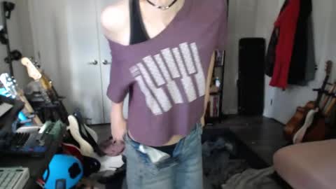 Ava online show from April 30, 7:42 pm