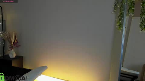 Snapshot of ava_sterling chatting on May 5, 1:13 am ava_sterling online show from May 5, 1:13 am