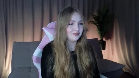 Snapshot of avabitoni chatting on February 24, 7:28 am avabitoni online show from February 24, 7:28 am