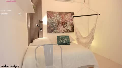 Avalon online show from October 11, 8:29 pm