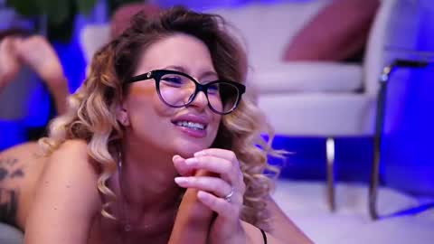 Ava online show from November 9, 5:39 am