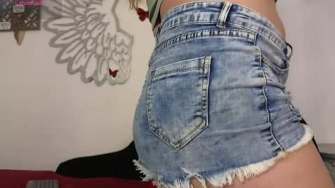 Ava online show from May 24, 1:16 pm