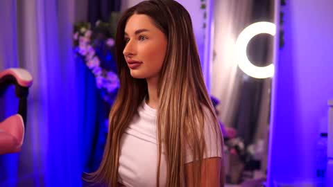 Carina online show from February 3, 10:21 pm