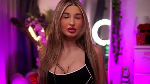 Carina online show from February 24, 12:30 am