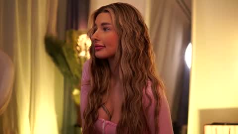 Carina online show from March 7, 3:08 am