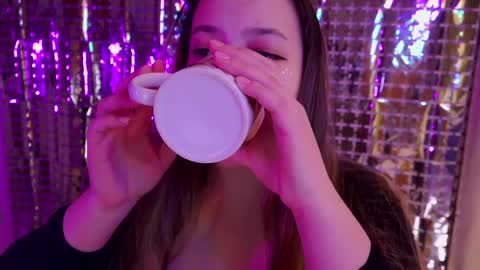 Snapshot of aveksmr chatting on February 15, 1:53 am Kate online show from February 15, 1:53 am