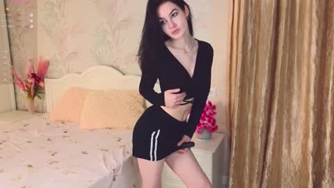 aveloria online show from October 8, 6:16 pm