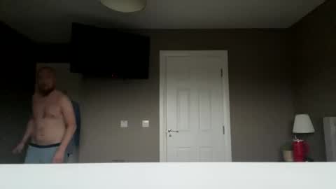 Snapshot of averagebar chatting on October 19, 7:31 am averagebar online show from October 19, 7:31 am