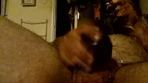 Snapshot of averageguy213396 chatting on July 11, 11:39 pm averageguy213396 online show from July 11, 11:39 pm