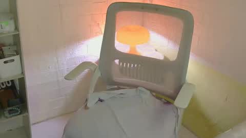 Rhian online show from April 6, 2:31 am