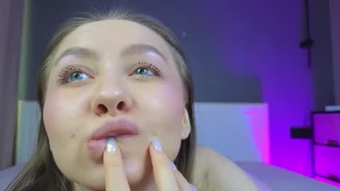 Snapshot of avgustina_love chatting on February 1, 8:13 am avgustina_love online show from February 1, 8:13 am