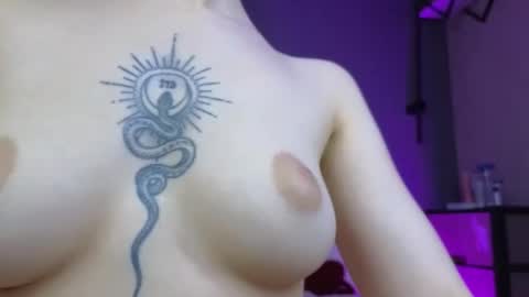 Snapshot of avgustina_love chatting on February 26, 10:36 am avgustina_love online show from February 26, 10:36 am