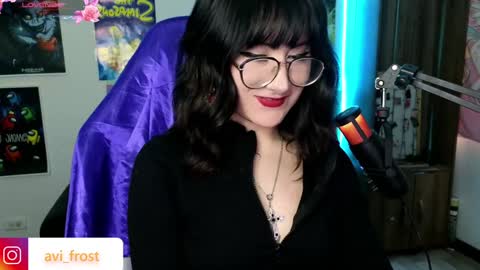 Snapshot of avi_frost chatting on December 5, 11:16 am Saraaaa independent model 3 online show from December 5, 11:16 am