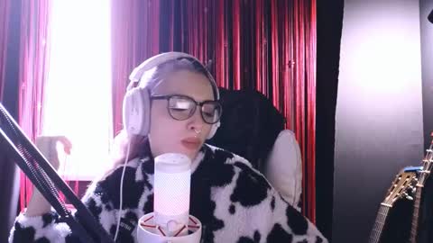 Avriel online show from October 23, 7:07 am