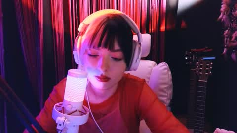 Avriel online show from December 16, 9:20 pm