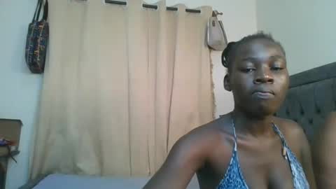 avian_babe1 online show from June 20, 11:29 pm