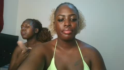 avian_babe1 online show from July 26, 11:22 pm