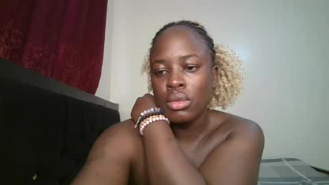 avian_babe1 online show from August 1, 11:09 am