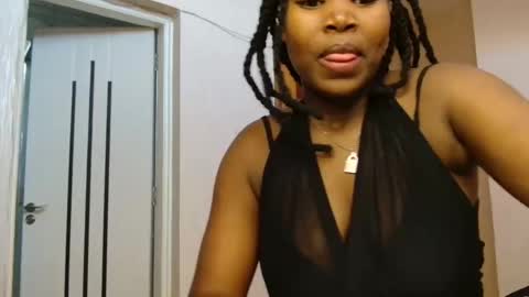 Snapshot of avian_talya chatting on November 5, 12:16 pm Avian online show from November 5, 12:16 pm