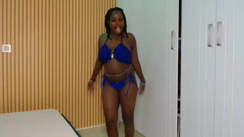 Snapshot of avian_talya chatting on November 7, 7:52 am Avian online show from November 7, 7:52 am