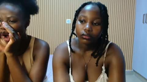 Snapshot of avian_talya chatting on November 28, 3:25 pm Avian online show from November 28, 3:25 pm