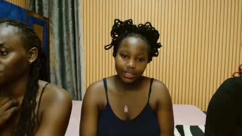 Snapshot of avian_talya chatting on December 13, 9:09 pm Avian online show from December 13, 9:09 pm