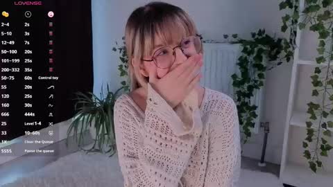 aviaveavi online show from March 23, 2:32 pm