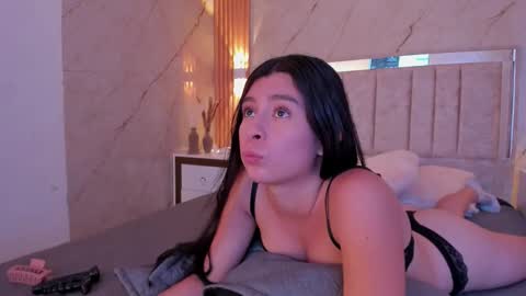 Snapshot of avigail_xo chatting on February 10, 6:45 pm Avigail online show from February 10, 6:45 pm