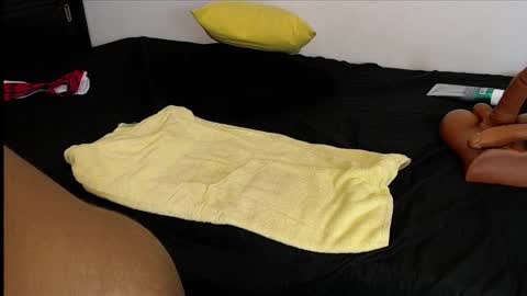 Snapshot of avis_lara chatting on October 15, 7:52 am AVIS online show from October 15, 7:52 am