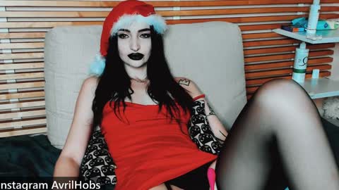 Snapshot of avrilhobs chatting on December 25, 3:17 pm Avril online show from December 25, 3:17 pm