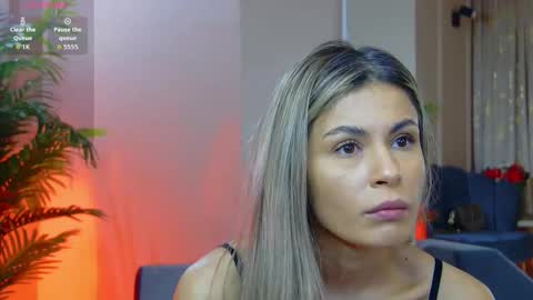 AVRILL CYRUX online show from December 17, 7:36 am