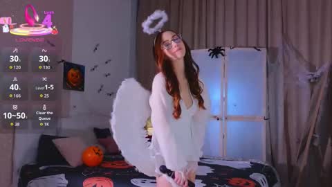 Avril online show from October 25, 10:48 pm