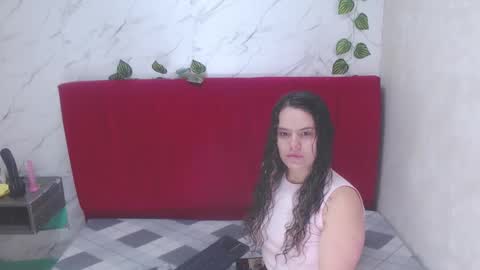 Snapshot of avrilruizcm chatting on November 17, 12:00 pm avrilruizcm online show from November 17, 12:00 pm