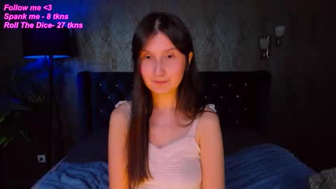 Snapshot of avrora_shy_ chatting on November 11, 7:36 pm Avrora online show from November 11, 7:36 pm