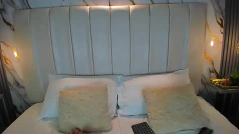 Avy  online show from October 14, 11:33 am