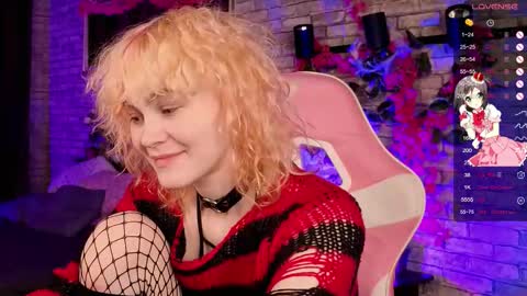 Awi online show from December 5, 9:00 pm