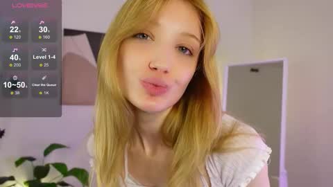 aweryuwu online show from November 2, 7:11 am