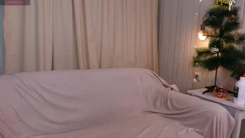 aweryuwu online show from December 18, 6:19 am