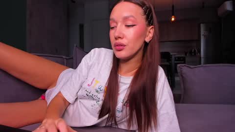 Awgustina online show from December 16, 9:24 am