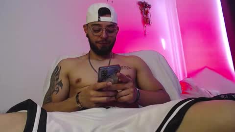 Snapshot of axel_7070 chatting on October 26, 1:28 pm Independiente Model online show from October 26, 1:28 pm