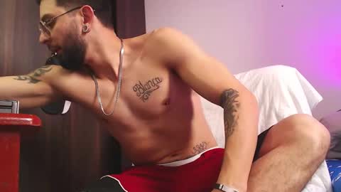 Snapshot of axel_7070 chatting on November 2, 12:51 pm Independiente Model online show from November 2, 12:51 pm