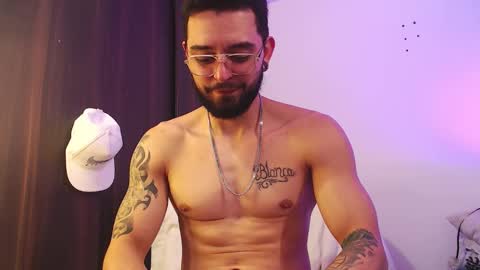 Snapshot of axel_7070 chatting on November 5, 4:07 pm Independiente Model online show from November 5, 4:07 pm