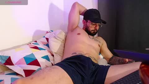 Snapshot of axel_7070 chatting on July 28, 8:45 pm Independiente Model online show from July 28, 8:45 pm