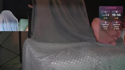 Axel online show from March 25, 5:08 pm