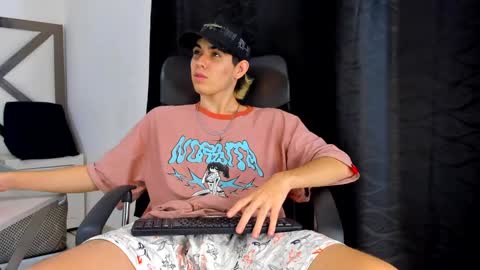 Axel cifer online show from January 30, 8:10 pm