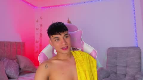Snapshot of axel_cody_ chatting on May 5, 2:30 am AXEL online show from May 5, 2:30 am