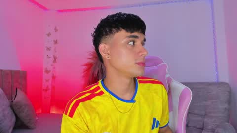 Snapshot of axel_cody_ chatting on May 26, 11:17 am AXEL online show from May 26, 11:17 am