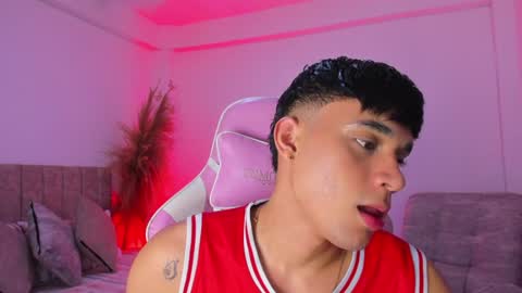 AXEL online show from June 29, 7:58 am