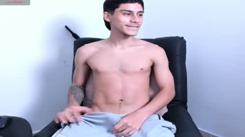 axel davis  online show from November 24, 5:34 pm