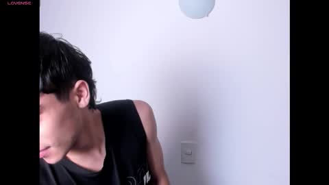 axel davis  online show from November 30, 7:56 am